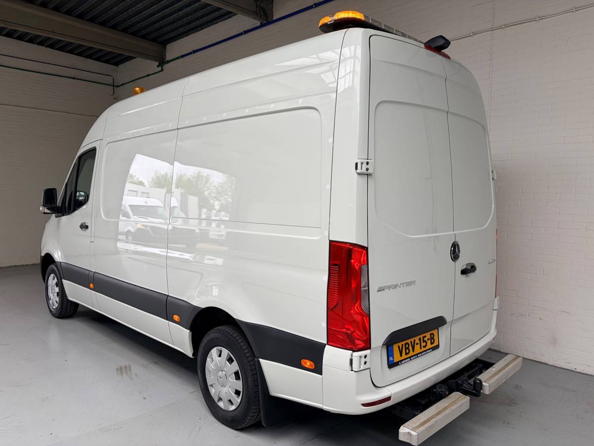 Mercedes-Benz Sprinter Mercedes-Benz Sprinter Servicewagen automaat 316 160PK 2.2 CDI euro6 L2H2 Trekhaak 3500KG! Kasten, Victron V230, RIJKLAARPRIJS!