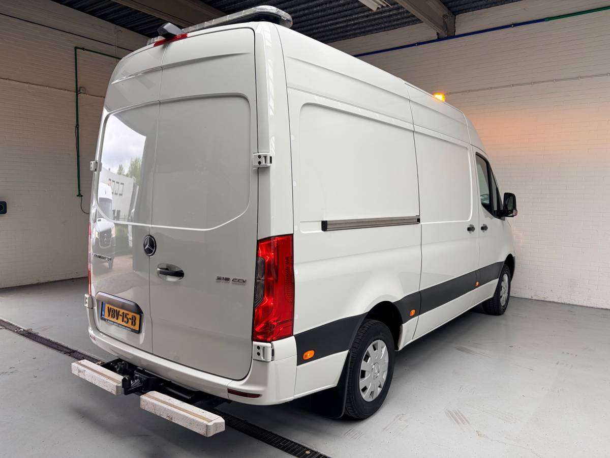 Mercedes-Benz Sprinter Mercedes-Benz Sprinter Servicewagen automaat 316 160PK 2.2 CDI euro6 L2H2 Trekhaak 3500KG! Kasten, Victron V230, RIJKLAARPRIJS!