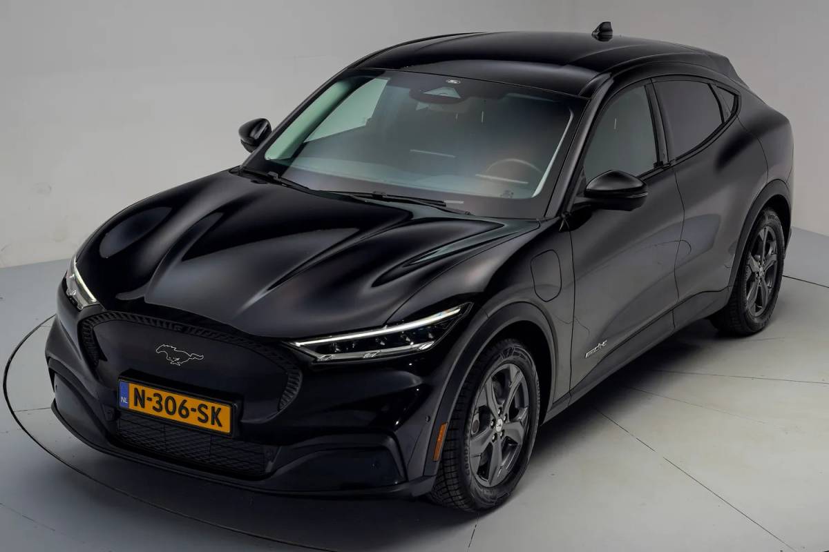 Ford Mustang Mach-E Ford Mustang Mach-E 75 kWh RWD [ B&O Leder Navi Camera Stuur-&stoelverwarming ]