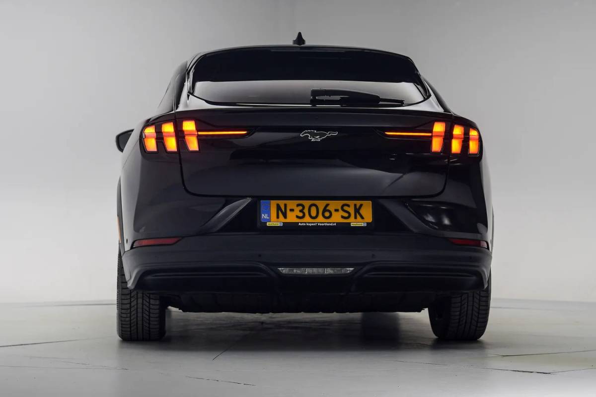 Ford Mustang Mach-E Ford Mustang Mach-E 75 kWh RWD [ B&O Leder Navi Camera Stuur-&stoelverwarming ]
