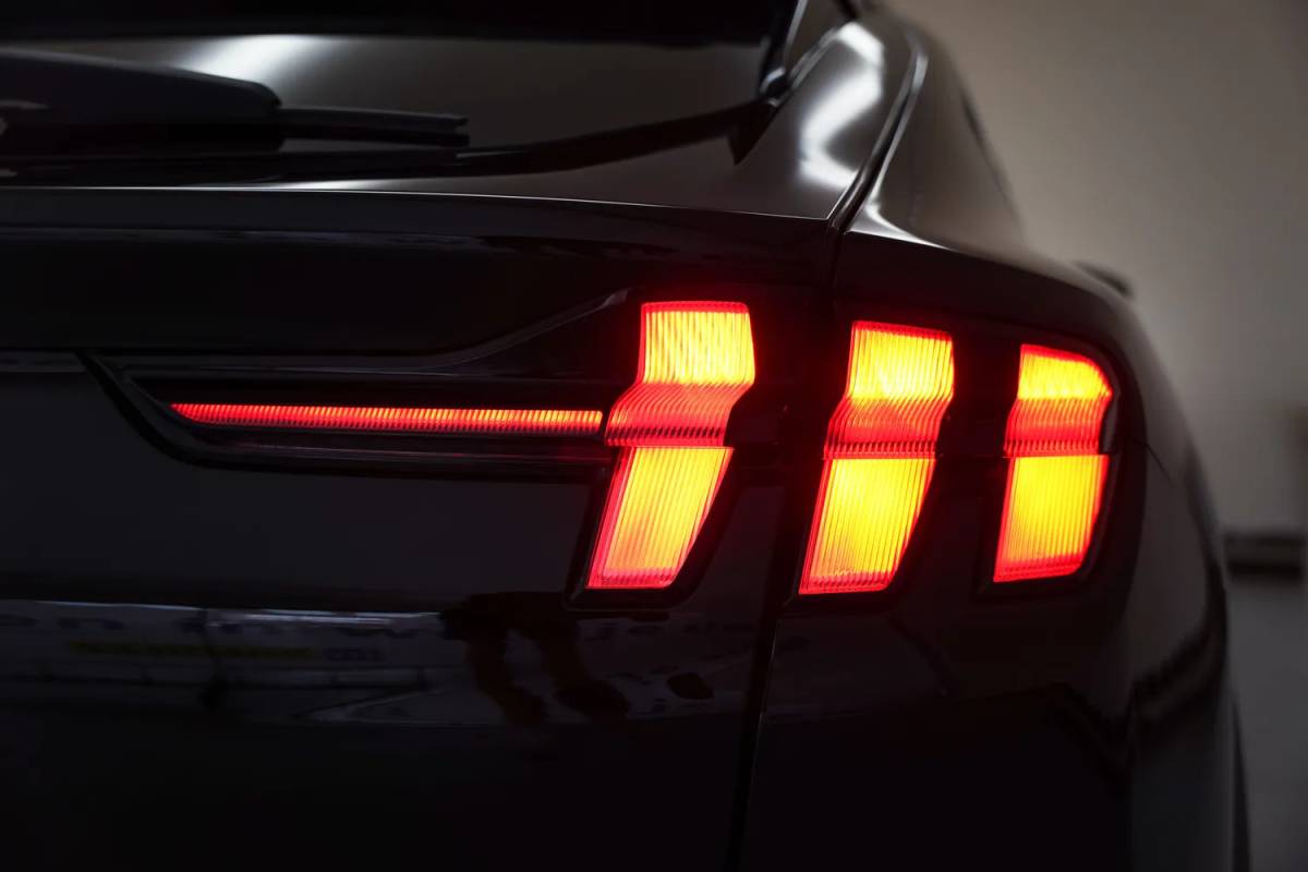 Ford Mustang Mach-E Ford Mustang Mach-E 75 kWh RWD [ B&O Leder Navi Camera Stuur-&stoelverwarming ]