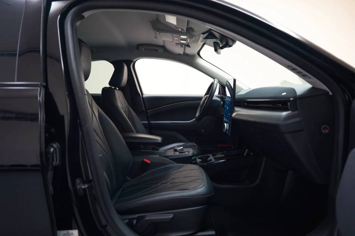 Ford Mustang Mach-E Ford Mustang Mach-E 75 kWh RWD [ B&O Leder Navi Camera Stuur-&stoelverwarming ]