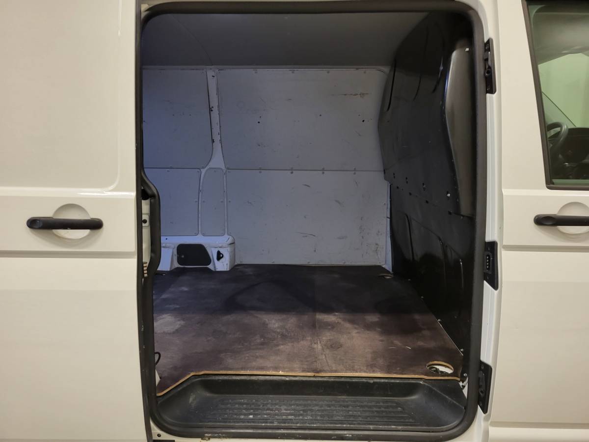 Volkswagen Transporter Volkswagen Transporter 2.0TDI L2/H1 Euro 6!
