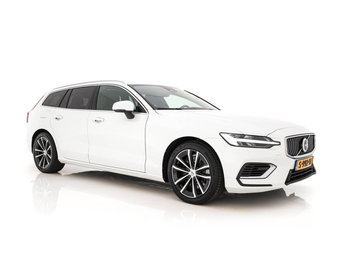 Volvo V60 Volvo V60 2.0 T6 Core Bright AWD (Plug-In) {SoH-97%} (INCL-BTW)  Aut. *FULL-LED | DIGI-COCKPIT | CAMERA | HEATED-COMFORTSEATS | KEYLESS | DAB | PRIVACY-GLASS | CARPLAY | NAVI-FULLMAP | TOWBAR | 18”ALU*