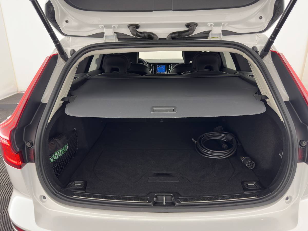 Volvo V60 Volvo V60 2.0 T6 Core Bright AWD (Plug-In) {SoH-97%} (INCL-BTW)  Aut. *FULL-LED | DIGI-COCKPIT | CAMERA | HEATED-COMFORTSEATS | KEYLESS | DAB | PRIVACY-GLASS | CARPLAY | NAVI-FULLMAP | TOWBAR | 18”ALU*