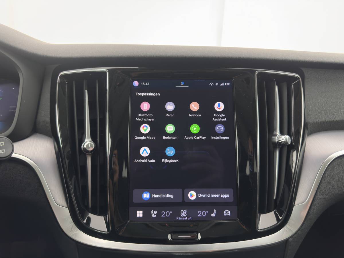 Volvo V60 Volvo V60 2.0 T6 Core Bright AWD (Plug-In) {SoH-97%} (INCL-BTW)  Aut. *FULL-LED | DIGI-COCKPIT | CAMERA | HEATED-COMFORTSEATS | KEYLESS | DAB | PRIVACY-GLASS | CARPLAY | NAVI-FULLMAP | TOWBAR | 18”ALU*