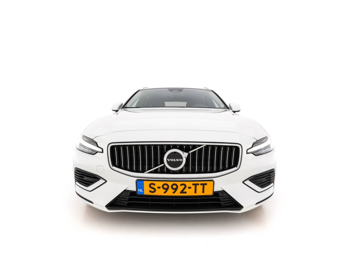 Volvo V60 Volvo V60 2.0 T6 Core Bright AWD (Plug-In) {SoH-97%} (INCL-BTW)  Aut. *FULL-LED | DIGI-COCKPIT | CAMERA | HEATED-COMFORTSEATS | KEYLESS | DAB | PRIVACY-GLASS | CARPLAY | NAVI-FULLMAP | TOWBAR | 18”ALU*