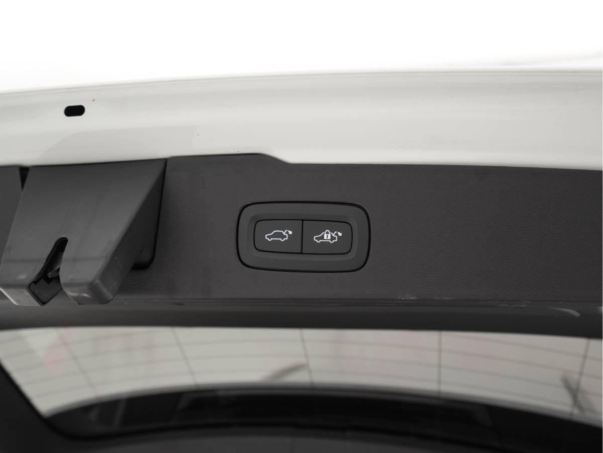 Volvo V60 Volvo V60 2.0 T6 Core Bright AWD (Plug-In) {SoH-97%} (INCL-BTW)  Aut. *FULL-LED | DIGI-COCKPIT | CAMERA | HEATED-COMFORTSEATS | KEYLESS | DAB | PRIVACY-GLASS | CARPLAY | NAVI-FULLMAP | TOWBAR | 18”ALU*