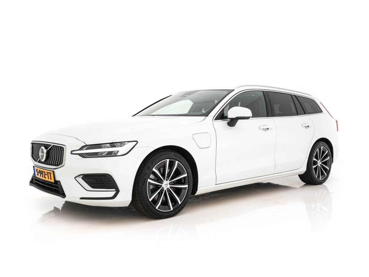 Volvo V60 Volvo V60 2.0 T6 Core Bright AWD (Plug-In) {SoH-97%} (INCL-BTW)  Aut. *FULL-LED | DIGI-COCKPIT | CAMERA | HEATED-COMFORTSEATS | KEYLESS | DAB | PRIVACY-GLASS | CARPLAY | NAVI-FULLMAP | TOWBAR | 18”ALU*