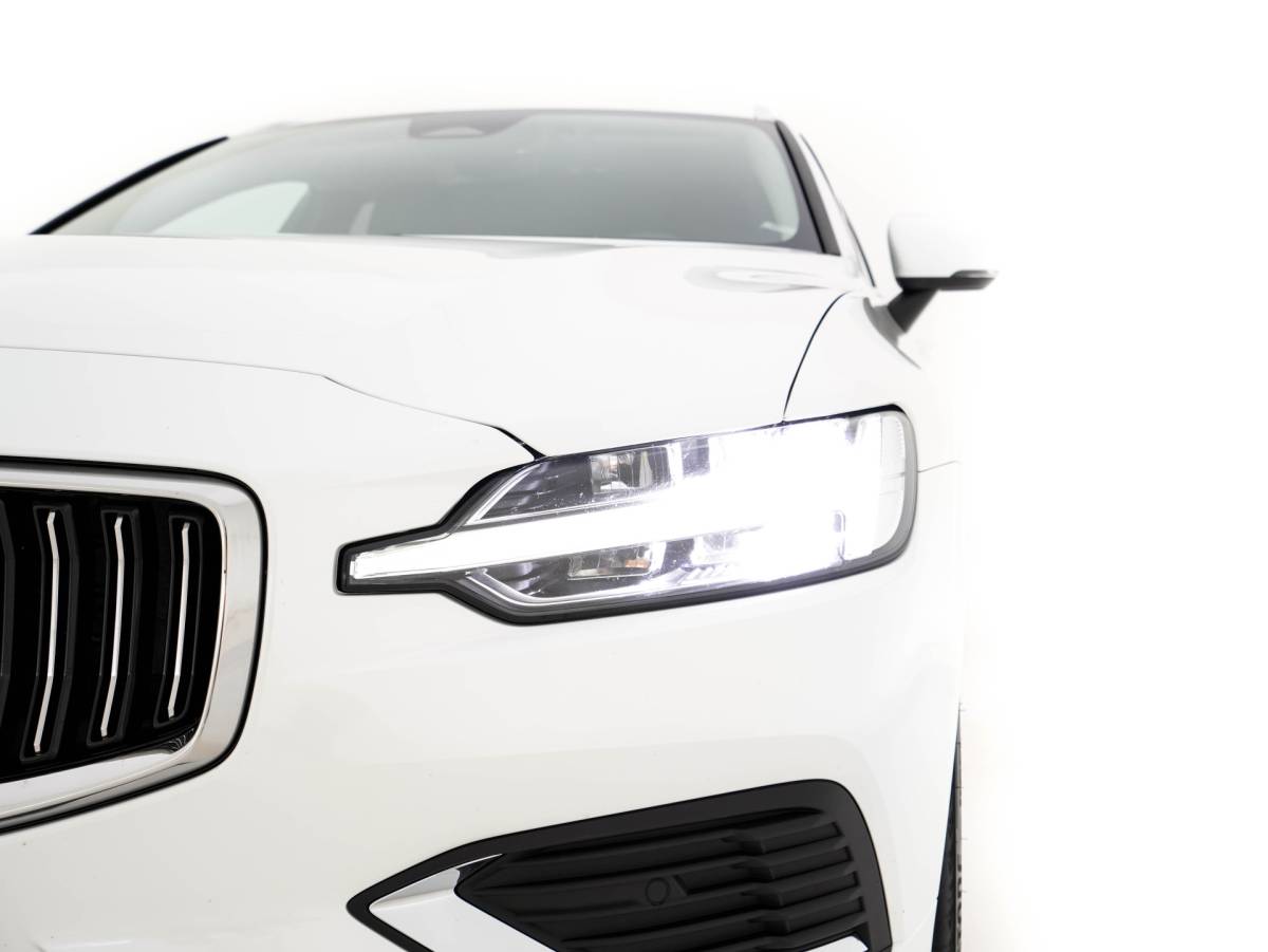 Volvo V60 Volvo V60 2.0 T6 Core Bright AWD (Plug-In) {SoH-97%} (INCL-BTW)  Aut. *FULL-LED | DIGI-COCKPIT | CAMERA | HEATED-COMFORTSEATS | KEYLESS | DAB | PRIVACY-GLASS | CARPLAY | NAVI-FULLMAP | TOWBAR | 18”ALU*