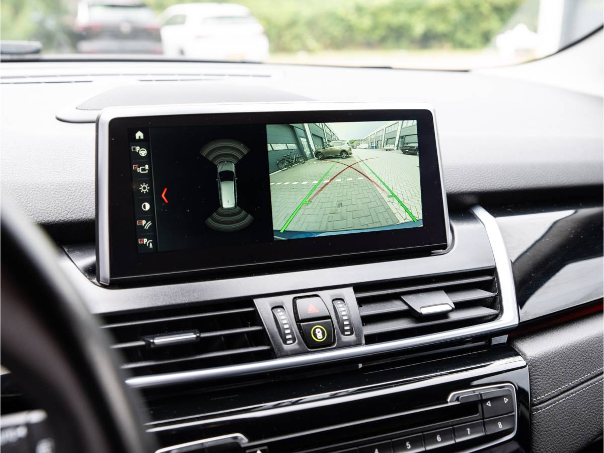 BMW 2 Serie BMW 2-serie Gran Tourer 218i 7p. Corporate Lease High Executive / SPORT LINE / NL AUTO / LEDER / HEAD UP / 7 ZITS