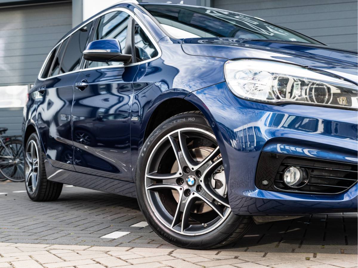 BMW 2 Serie BMW 2-serie Gran Tourer 218i 7p. Corporate Lease High Executive / SPORT LINE / NL AUTO / LEDER / HEAD UP / 7 ZITS