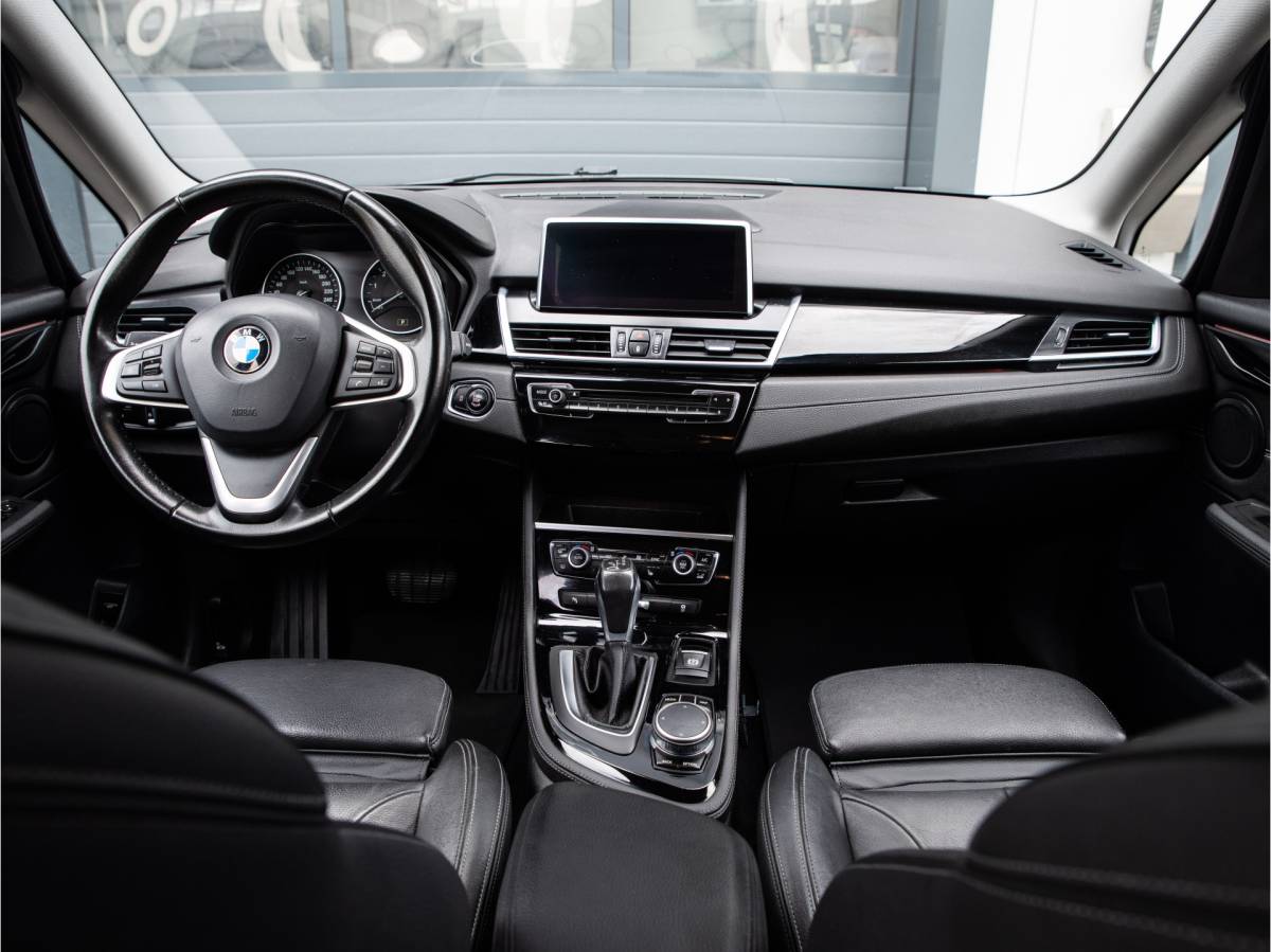 BMW 2 Serie BMW 2-serie Gran Tourer 218i 7p. Corporate Lease High Executive / SPORT LINE / NL AUTO / LEDER / HEAD UP / 7 ZITS