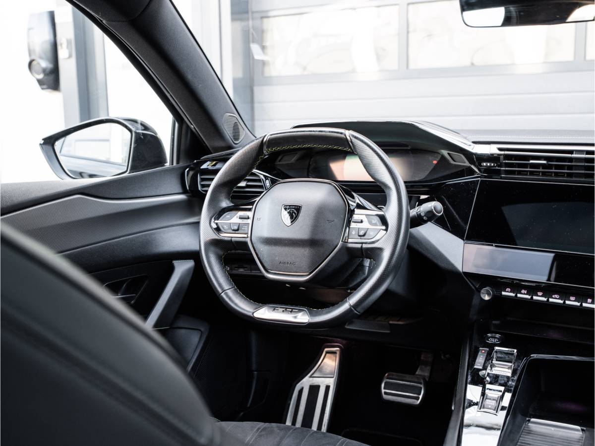 Peugeot 308 Peugeot 308 SW 1.2 PureTech GT Pack Business / PANODAK / TREKHAAK / APPLE CARPLAY