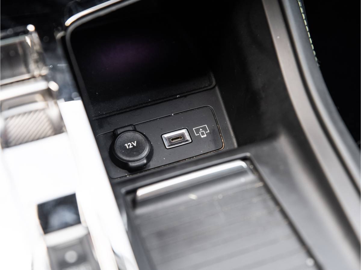 Peugeot 308 Peugeot 308 SW 1.2 PureTech GT Pack Business / PANODAK / TREKHAAK / APPLE CARPLAY