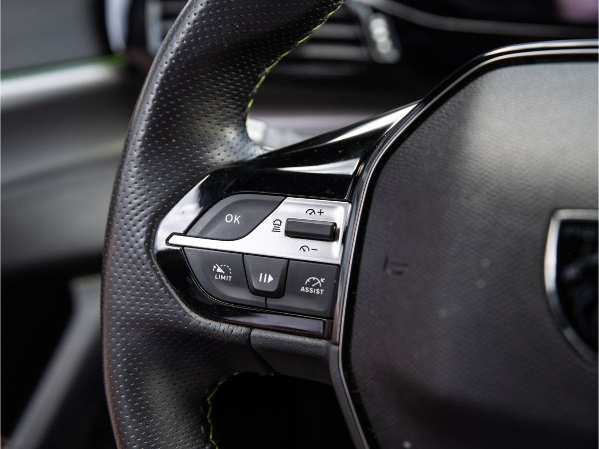 Peugeot 308 Peugeot 308 SW 1.2 PureTech GT Pack Business / PANODAK / TREKHAAK / APPLE CARPLAY