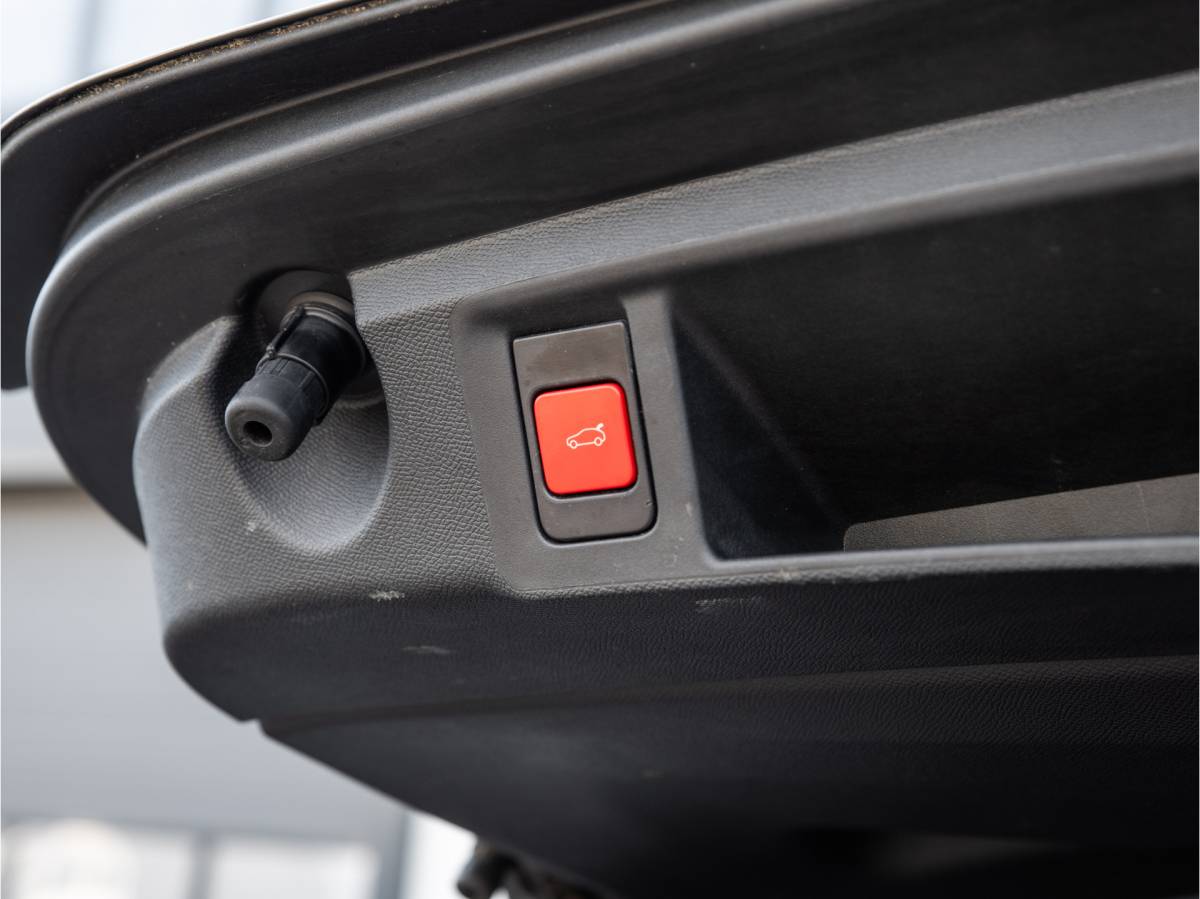 Peugeot 308 Peugeot 308 SW 1.2 PureTech GT Pack Business / PANODAK / TREKHAAK / APPLE CARPLAY