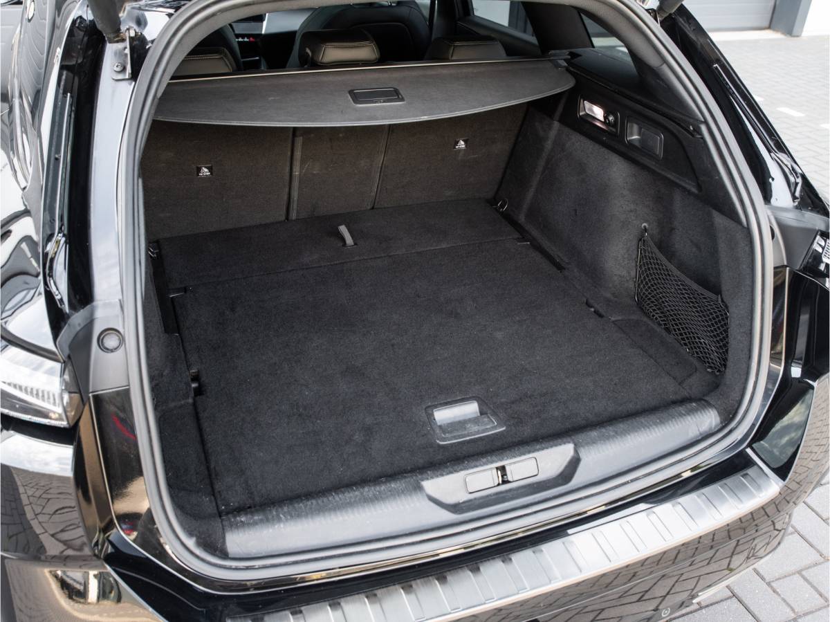 Peugeot 308 Peugeot 308 SW 1.2 PureTech GT Pack Business / PANODAK / TREKHAAK / APPLE CARPLAY