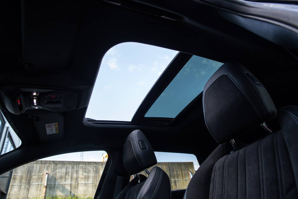 Peugeot 308 Peugeot 308 SW 1.2 PureTech GT Pack Business / PANODAK / TREKHAAK / APPLE CARPLAY