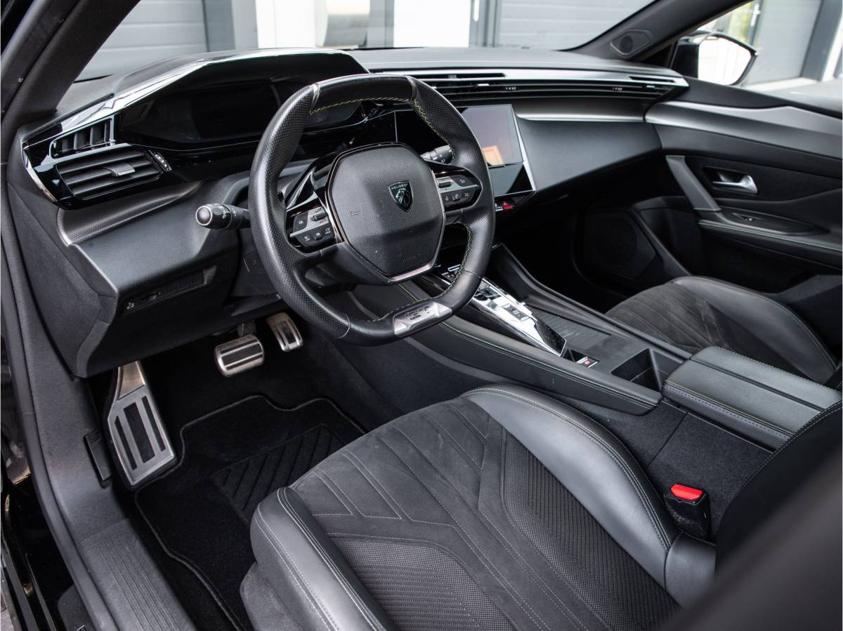 Peugeot 308 Peugeot 308 SW 1.2 PureTech GT Pack Business / PANODAK / TREKHAAK / APPLE CARPLAY