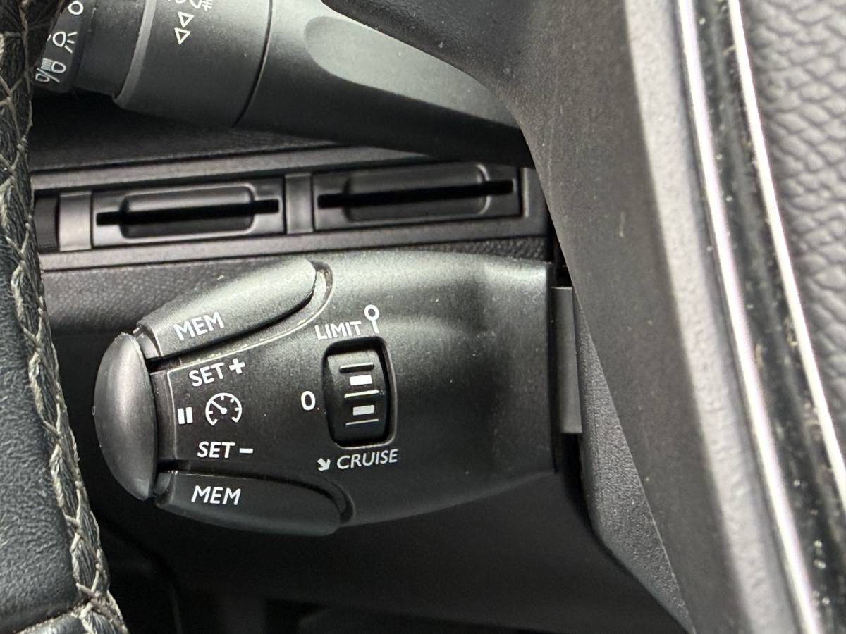Peugeot 3008 Peugeot 3008 BWJ 2019 1.2 PureTech 131 PK Blue Lease Premium KEYLESS | HALF LEDER |  360 CAMERA | CARPLAY + ANDROID | NAVI | CLIMA | CRUISE | LMV | PDC