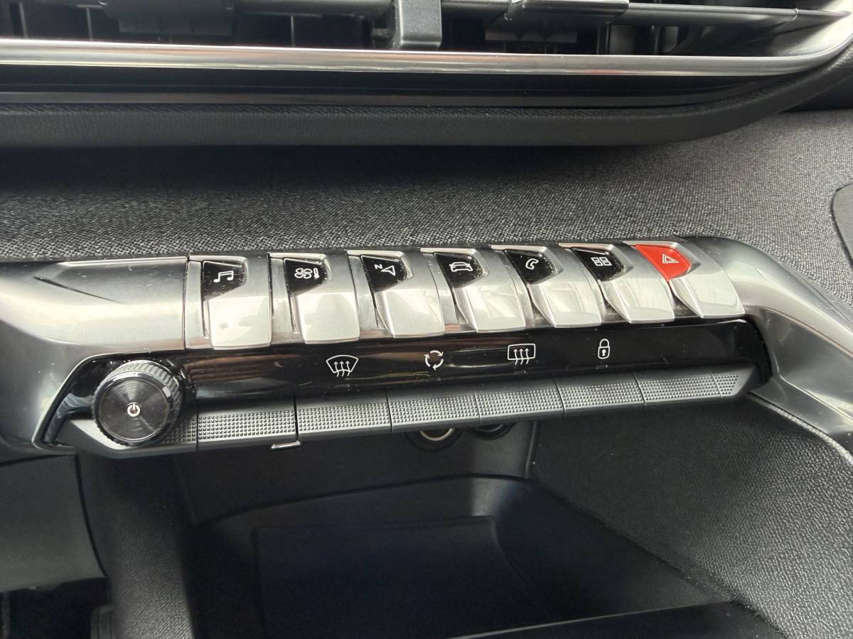 Peugeot 3008 Peugeot 3008 BWJ 2019 1.2 PureTech 131 PK Blue Lease Premium KEYLESS | HALF LEDER |  360 CAMERA | CARPLAY + ANDROID | NAVI | CLIMA | CRUISE | LMV | PDC