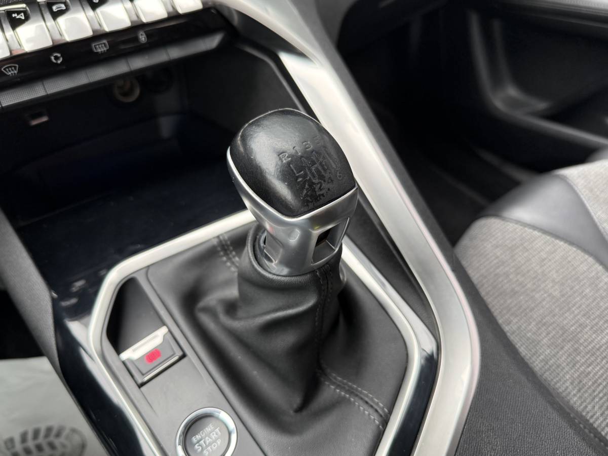 Peugeot 3008 Peugeot 3008 BWJ 2019 1.2 PureTech 131 PK Blue Lease Premium KEYLESS | HALF LEDER |  360 CAMERA | CARPLAY + ANDROID | NAVI | CLIMA | CRUISE | LMV | PDC