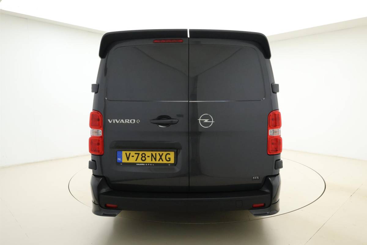 Opel Vivaro-e Opel Vivaro Electric L3 75 kWh | DEMO | Lederen bekleding | STX pakket | Navigatie | Stoelverwarming | Keyless | Laadruimte betimmering | Camera | Lichtmetalen velgen black