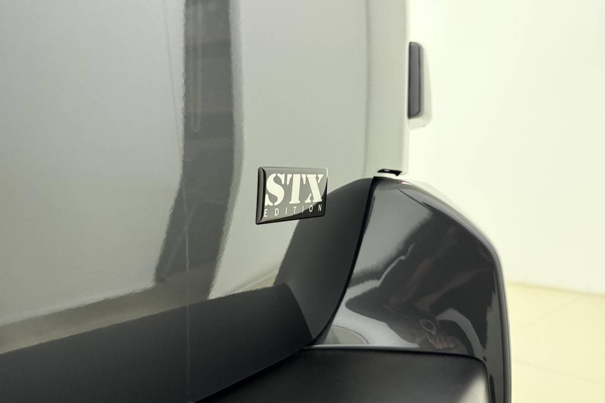 Opel Vivaro-e Opel Vivaro Electric L3 75 kWh | DEMO | Lederen bekleding | STX pakket | Navigatie | Stoelverwarming | Keyless | Laadruimte betimmering | Camera | Lichtmetalen velgen black