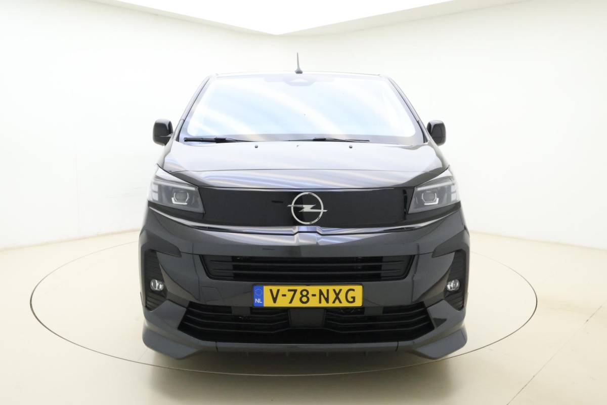 Opel Vivaro-e Opel Vivaro Electric L3 75 kWh | DEMO | Lederen bekleding | STX pakket | Navigatie | Stoelverwarming | Keyless | Laadruimte betimmering | Camera | Lichtmetalen velgen black