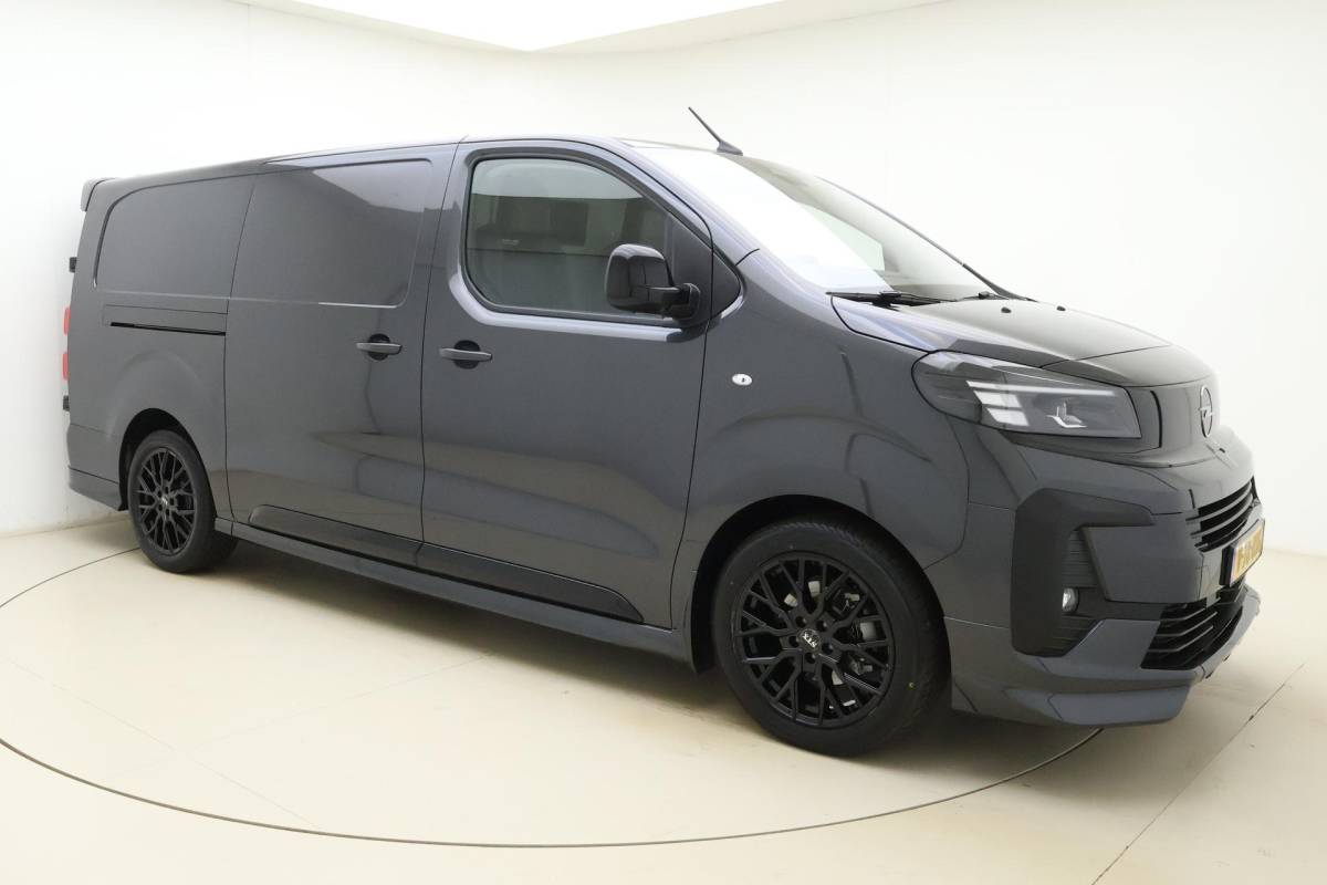 Opel Vivaro-e Opel Vivaro Electric L3 75 kWh | DEMO | Lederen bekleding | STX pakket | Navigatie | Stoelverwarming | Keyless | Laadruimte betimmering | Camera | Lichtmetalen velgen black