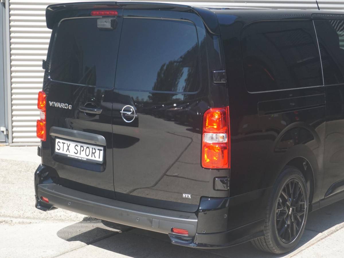 Opel Vivaro-e Opel Vivaro-e Dubbele Cabine 75kWh | STX Sport | Mooiste  bus van NL (!) | Lederen bekleding | Spoilerpakket | 18 inch Lichtmetalen velgen | Dynamic Comfort NAV Pakket | Winterpakket | 2x schuifdeur | Betimmering | Comfortstoelen |
