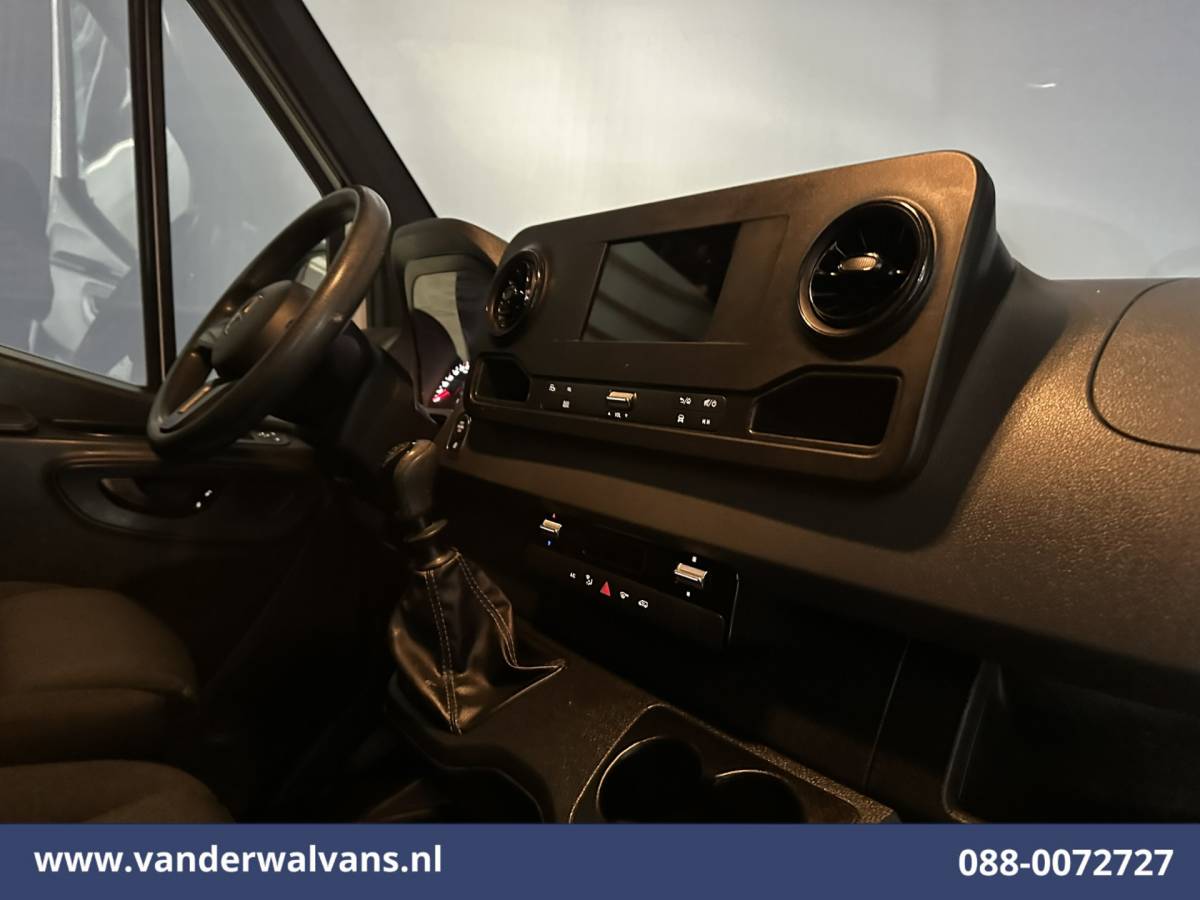 Mercedes-Benz Sprinter Mercedes-Benz Sprinter 314 CDI 143pk L2H1 Euro6 Airco | Camera | Apple Carplay | Trekhaak | Chauffeursstoel Android Auto, Bijrijdersbank