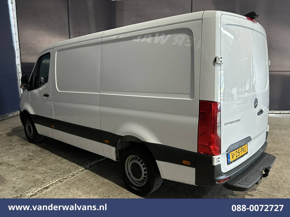 Mercedes-Benz Sprinter Mercedes-Benz Sprinter 314 CDI 143pk L2H1 Euro6 Airco | Camera | Apple Carplay | Trekhaak | Chauffeursstoel Android Auto, Bijrijdersbank