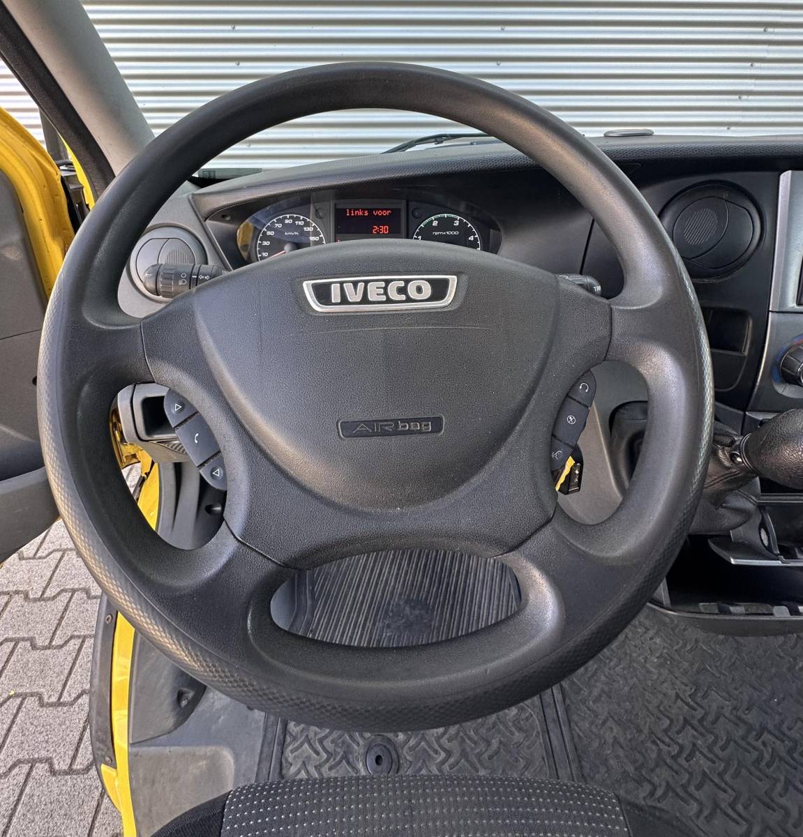 Iveco Daily Iveco Daily 35S14G 345 CNG Openlaadbak benzine/CNG Trekhaak 3500kg