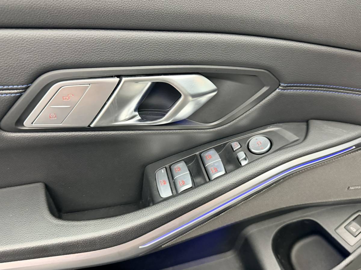 BMW 3 Serie BMW 3-serie M340d xDrive High Executive M-Sport | Head-Up Display | 360° Camera | Harman/Kardon | Full-Led
