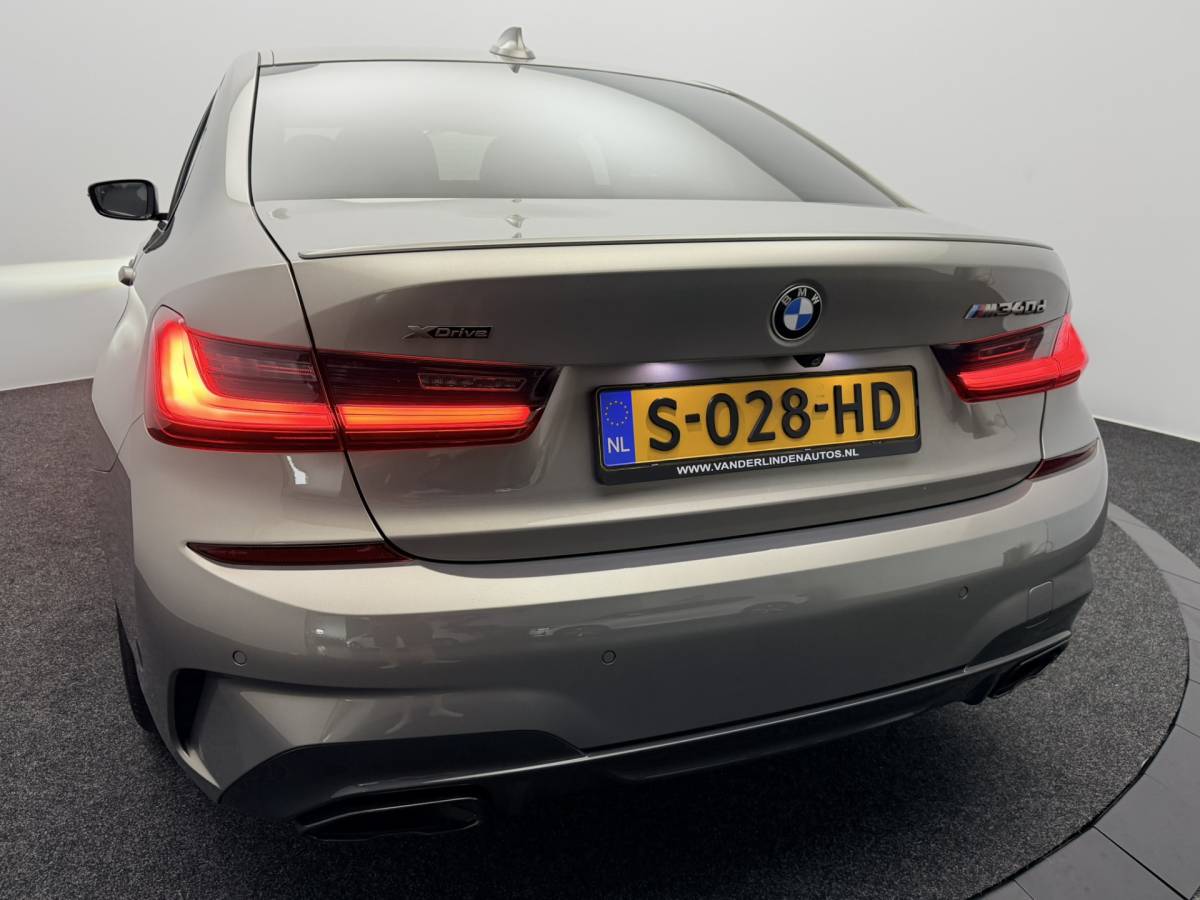 BMW 3 Serie BMW 3-serie M340d xDrive High Executive M-Sport | Head-Up Display | 360° Camera | Harman/Kardon | Full-Led