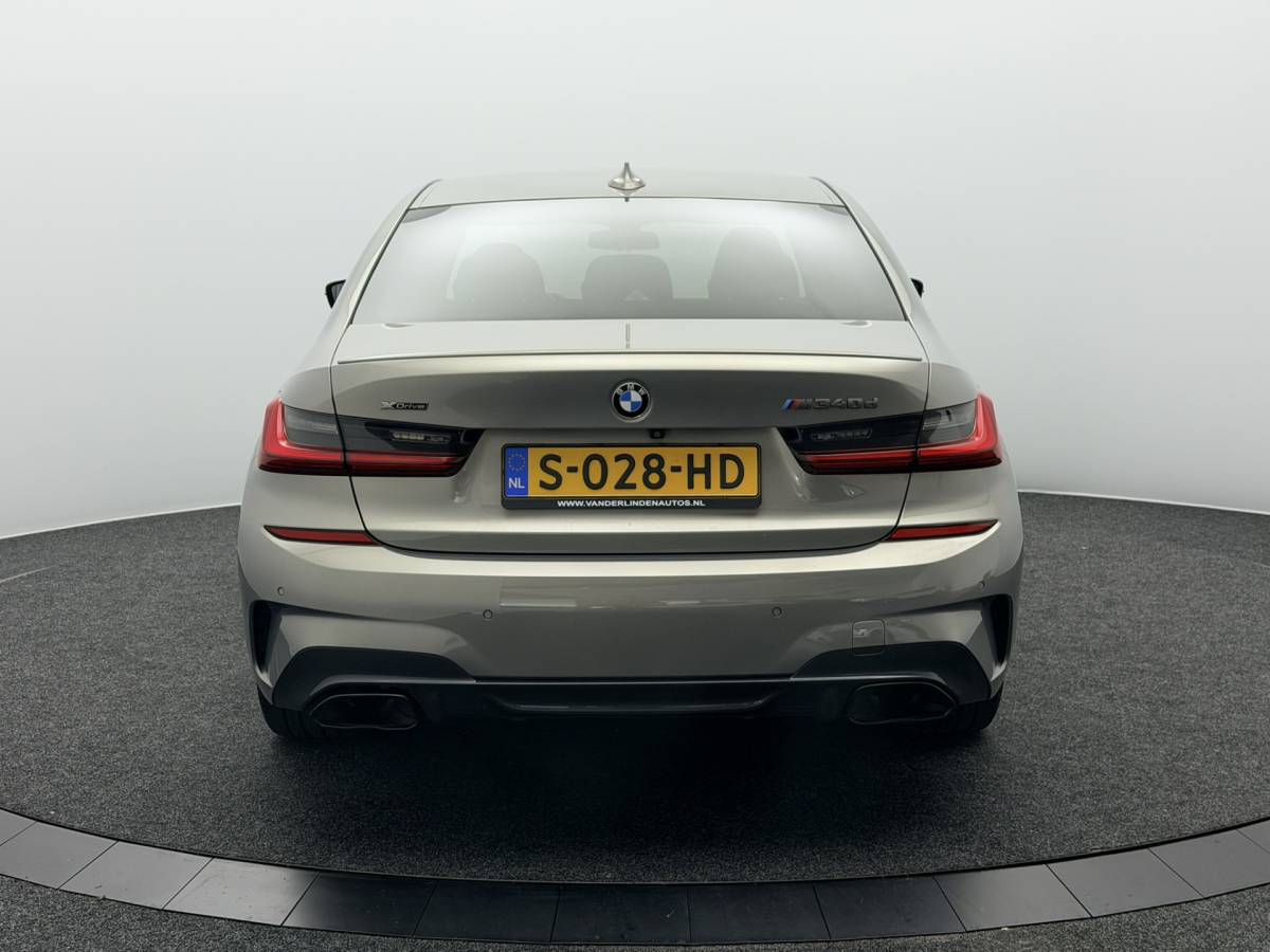 BMW 3 Serie BMW 3-serie M340d xDrive High Executive M-Sport | Head-Up Display | 360° Camera | Harman/Kardon | Full-Led