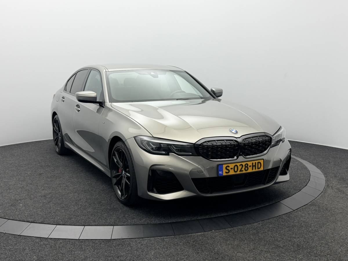 BMW 3 Serie BMW 3-serie M340d xDrive High Executive M-Sport | Head-Up Display | 360° Camera | Harman/Kardon | Full-Led