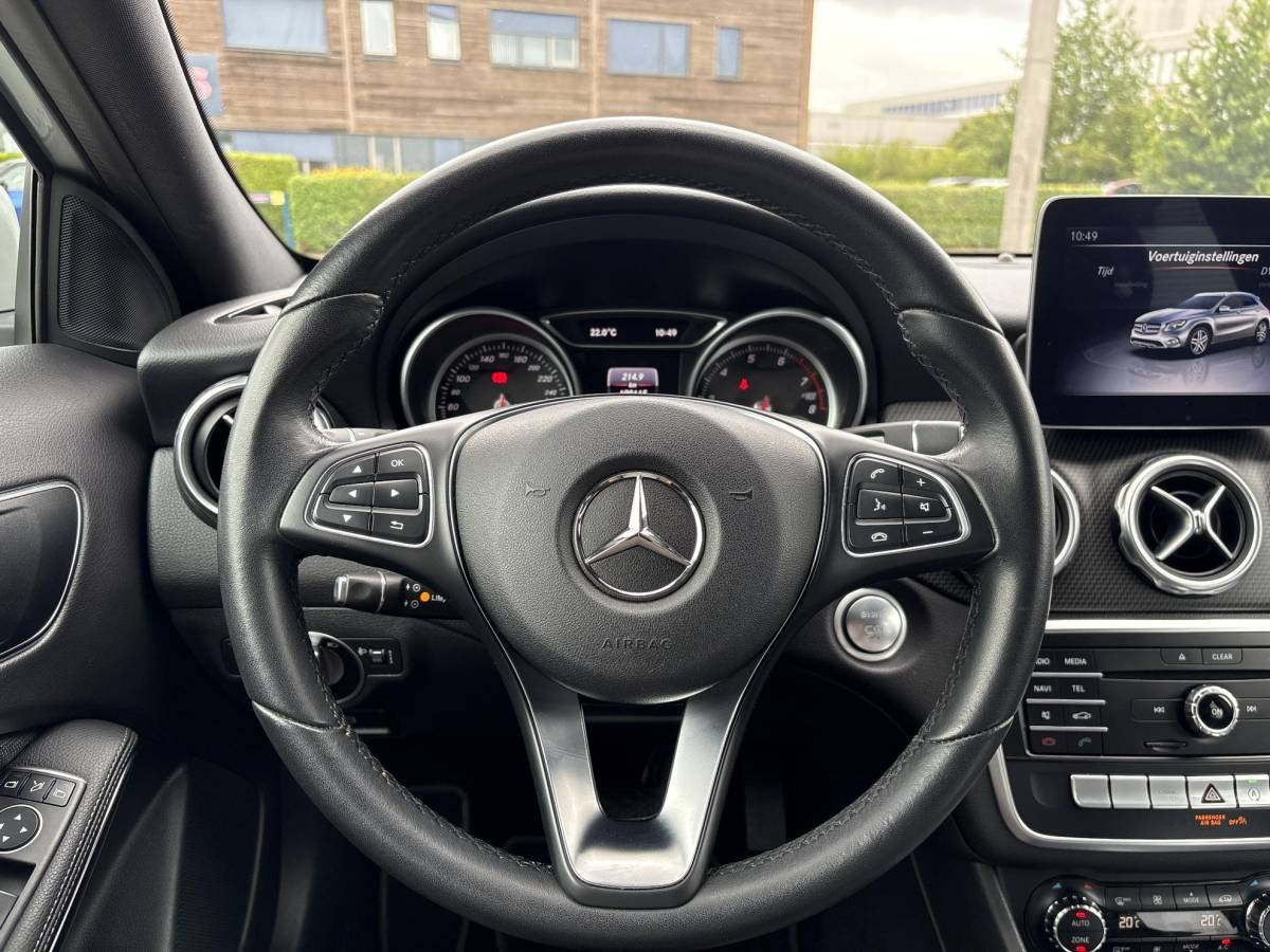 Mercedes-Benz GLA Mercedes-Benz GLA-klasse 180 Business Solution | Automaat | Trekhaak | Elek. Kofferklep | Camera | Dealer onderhouden