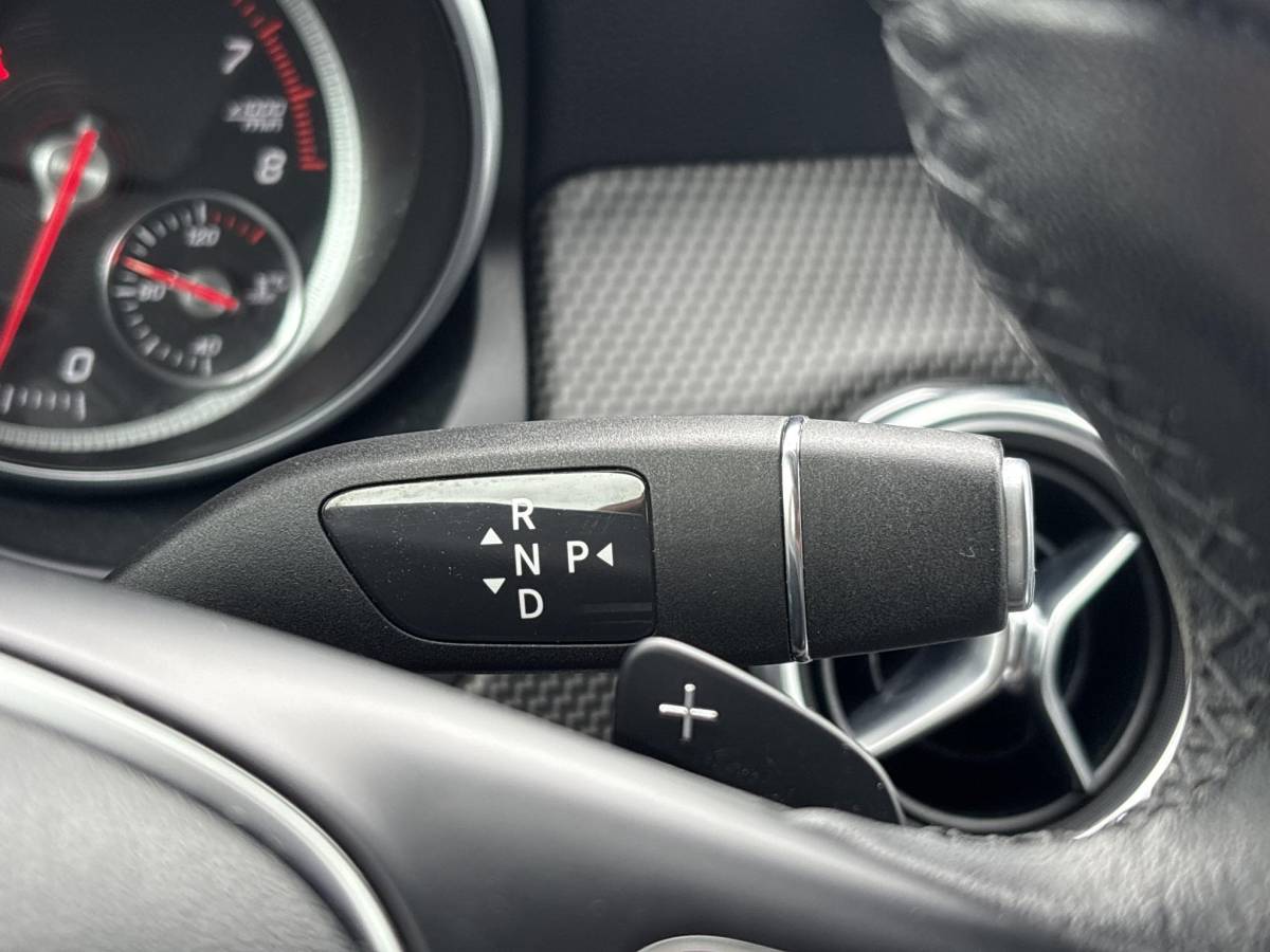 Mercedes-Benz GLA Mercedes-Benz GLA-klasse 180 Business Solution | Automaat | Trekhaak | Elek. Kofferklep | Camera | Dealer onderhouden