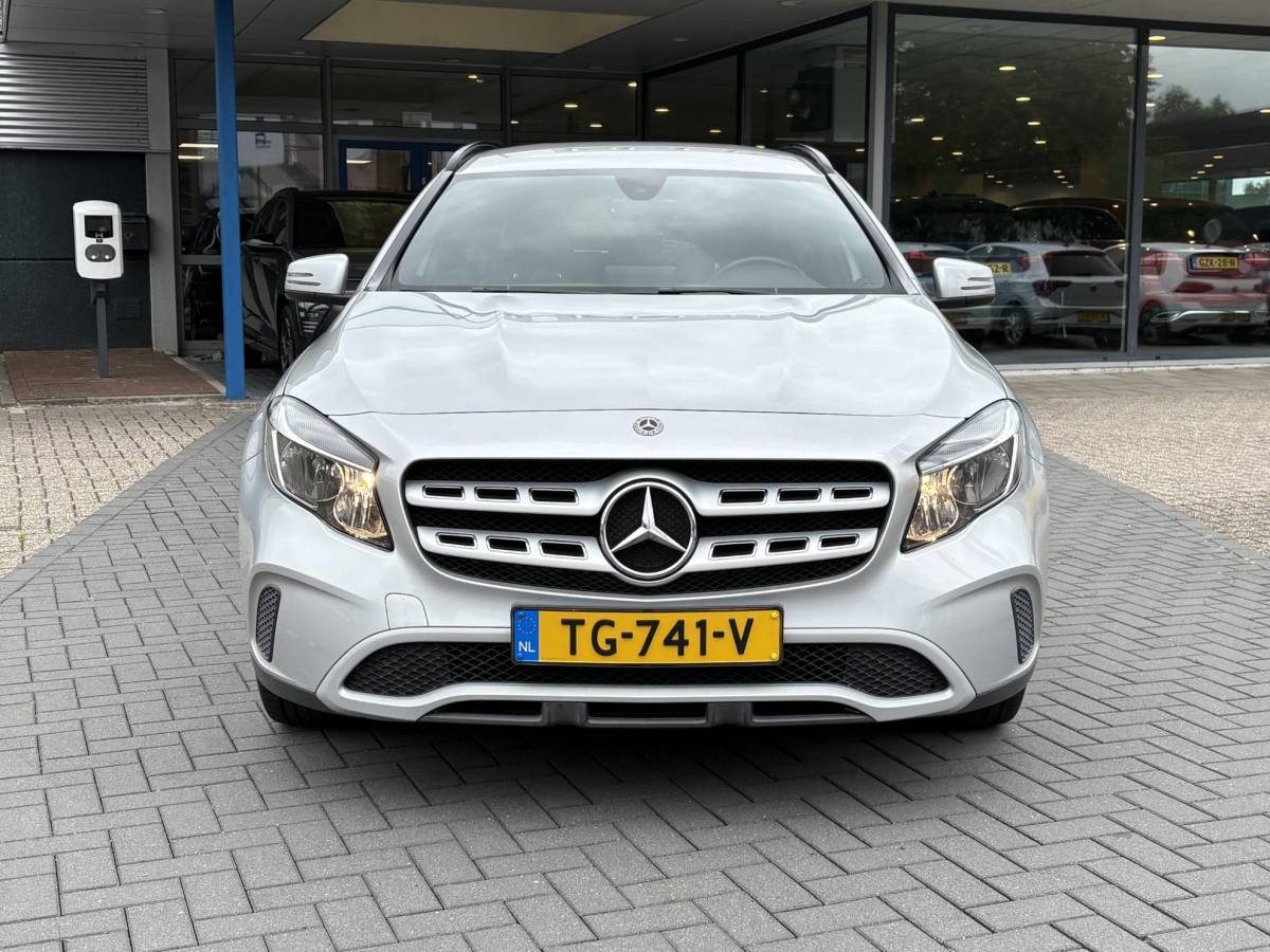 Mercedes-Benz GLA Mercedes-Benz GLA-klasse 180 Business Solution | Automaat | Trekhaak | Elek. Kofferklep | Camera | Dealer onderhouden