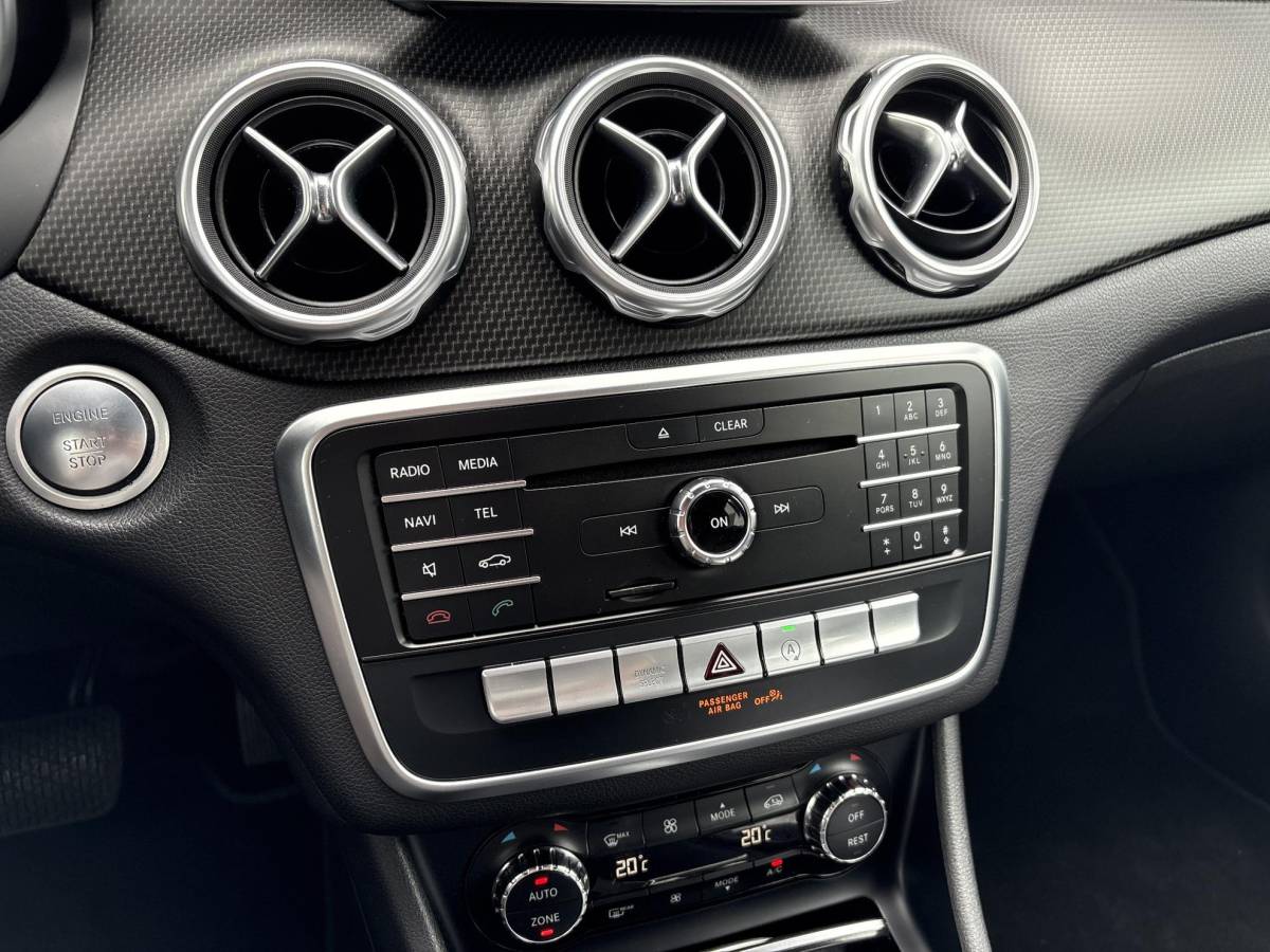 Mercedes-Benz GLA Mercedes-Benz GLA-klasse 180 Business Solution | Automaat | Trekhaak | Elek. Kofferklep | Camera | Dealer onderhouden