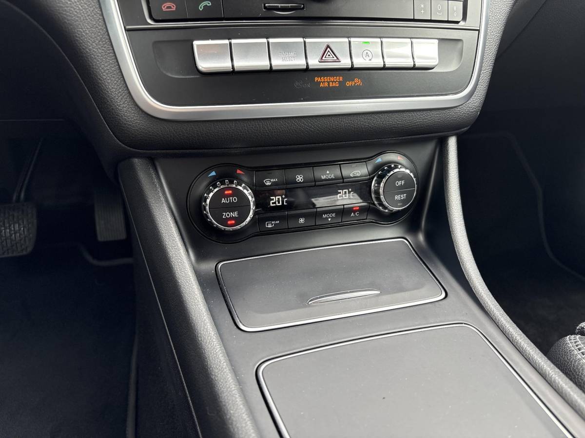 Mercedes-Benz GLA Mercedes-Benz GLA-klasse 180 Business Solution | Automaat | Trekhaak | Elek. Kofferklep | Camera | Dealer onderhouden