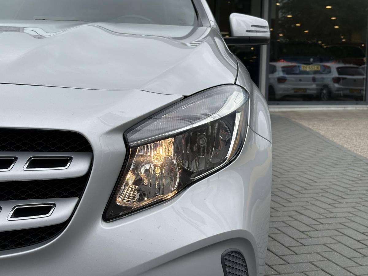 Mercedes-Benz GLA Mercedes-Benz GLA-klasse 180 Business Solution | Automaat | Trekhaak | Elek. Kofferklep | Camera | Dealer onderhouden