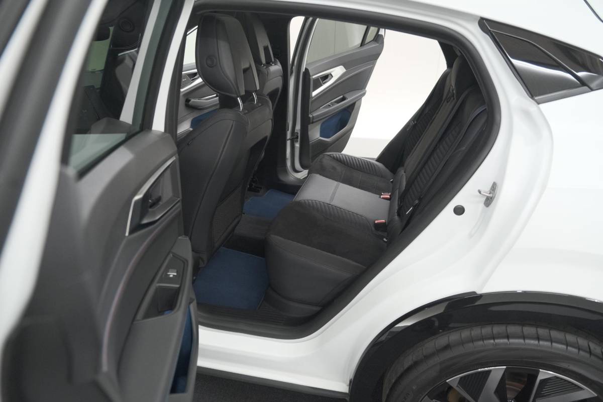 Renault Rafale Renault Rafale 1.2 E-Tech full hybrid 200 Esprit Alpine | 360 Camera | Adaptieve Cruise Control | Stoelen Pakket | Elektronische Achterklep
