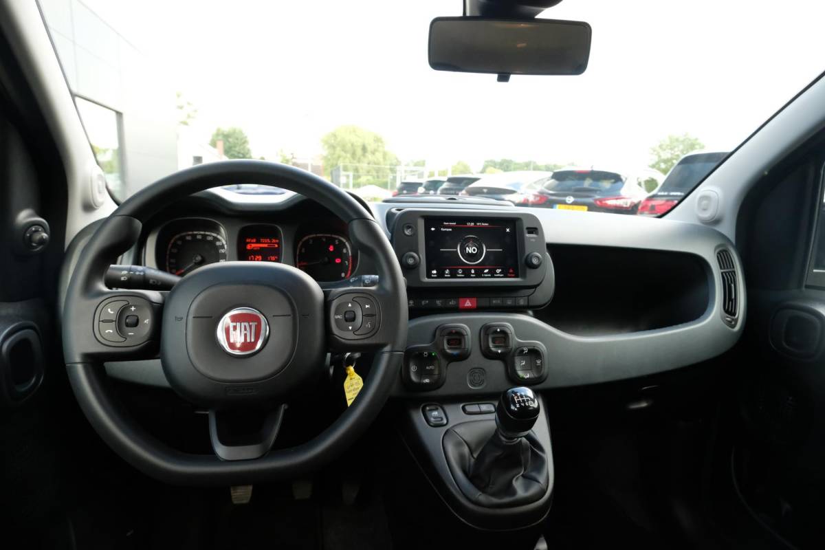 Fiat Panda Fiat Panda 1.0 Hybrid RED Cross 69 PK | CarPlay | DAB | LED Verlichting | Lichtmetalen Velgen | Elektrisch Afstelbare Spiegels