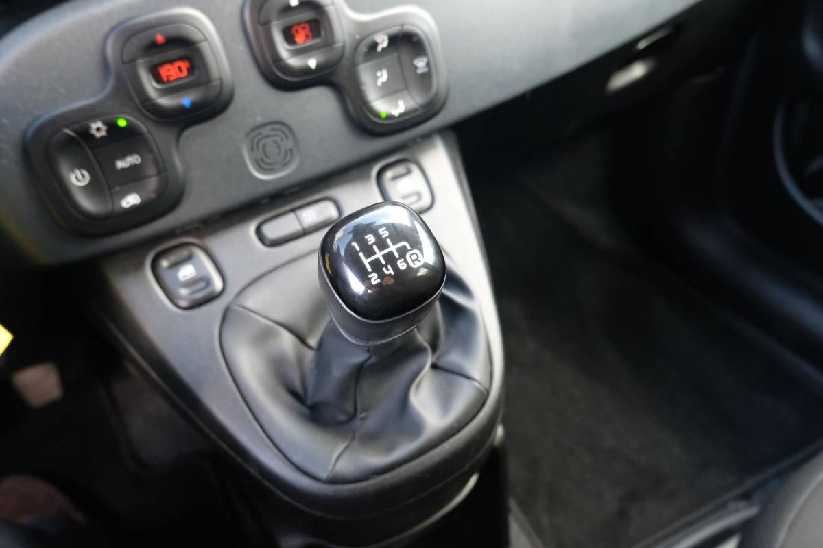 Fiat Panda Fiat Panda 1.0 Hybrid RED Cross 69 PK | CarPlay | DAB | LED Verlichting | Lichtmetalen Velgen | Elektrisch Afstelbare Spiegels