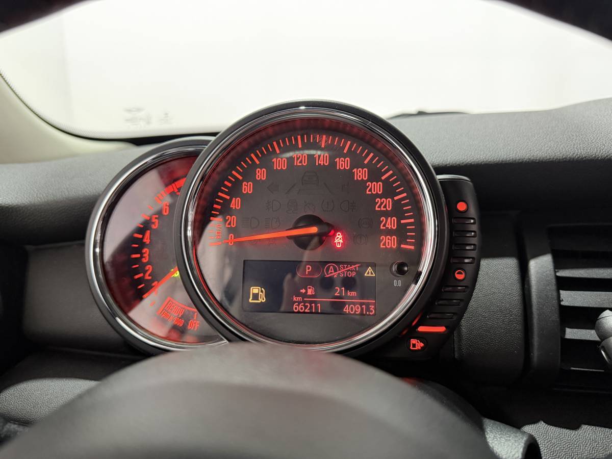 MINI 3-Deurs MINI 3-Deurs 1.2 One Chili Business – Automaat – Navi / Bluetooth / Parksens. achter