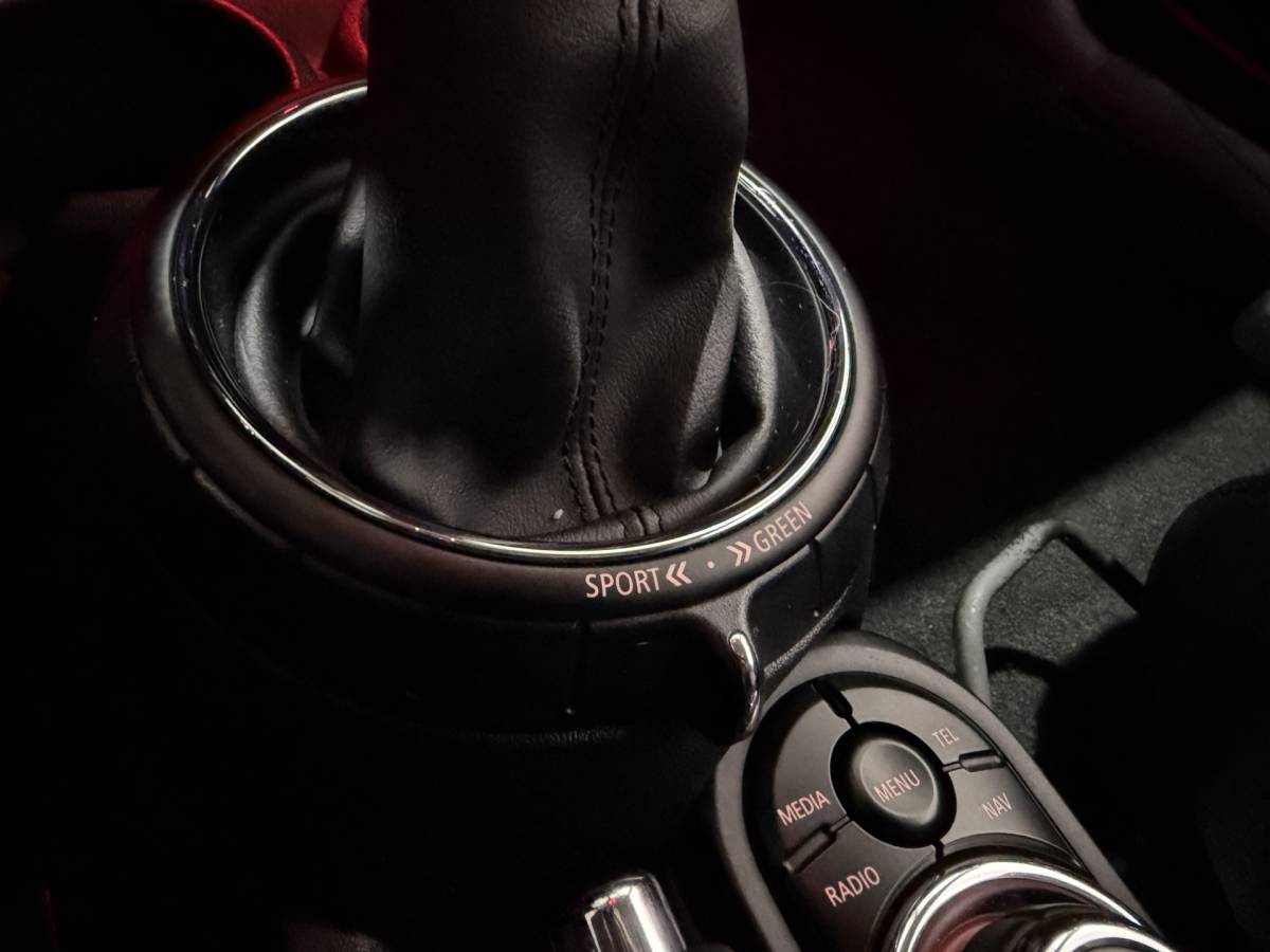 MINI 3-Deurs MINI 3-Deurs 1.2 One Chili Business – Automaat – Navi / Bluetooth / Parksens. achter